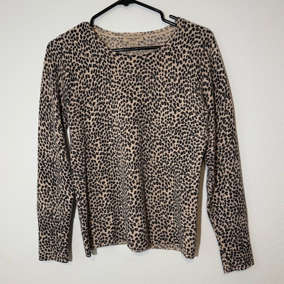 Vintage Sweaters - Vintage Animal Print Cashmere Crew Neck Sweater